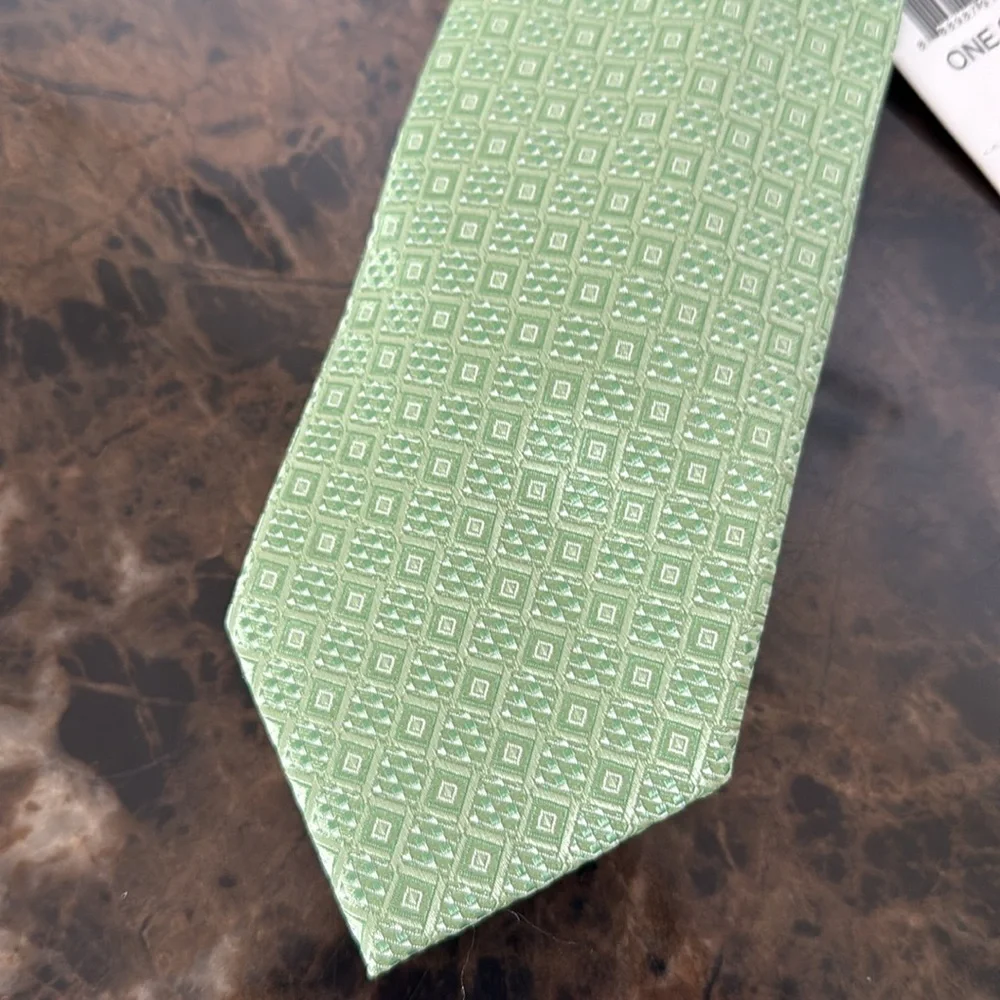 New! Perry Ellis Green Textured Necktie